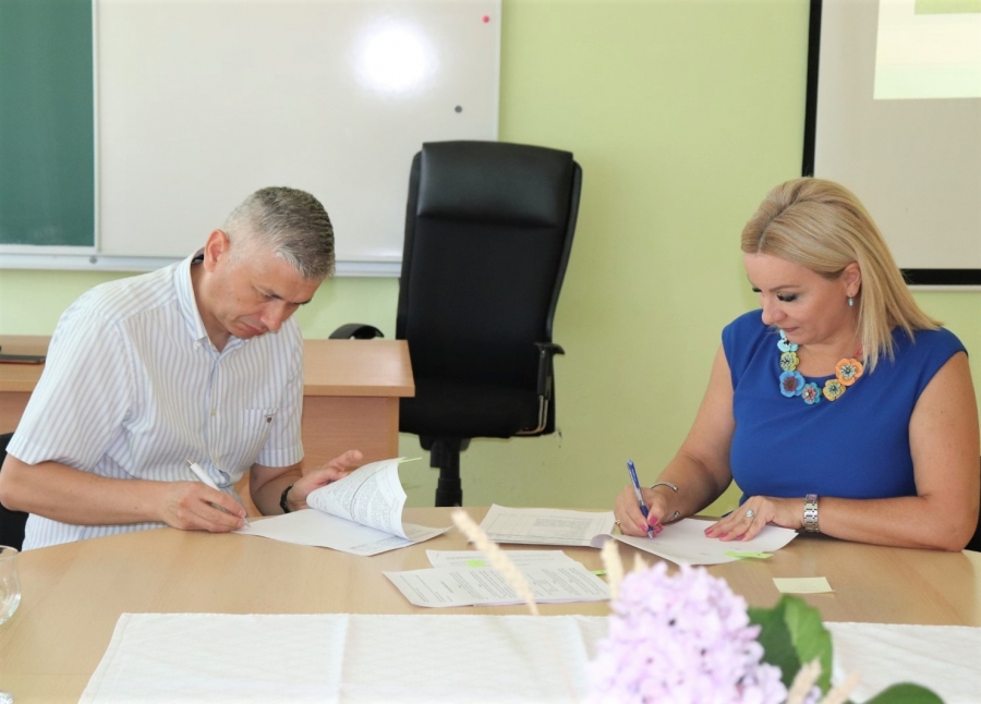 Potpisan Ugovor o radovima i stručnom nadzoru radova za projekt „Rekonstrukcija rasvjete u školsko-sportskoj dvorani OŠ Lipik“