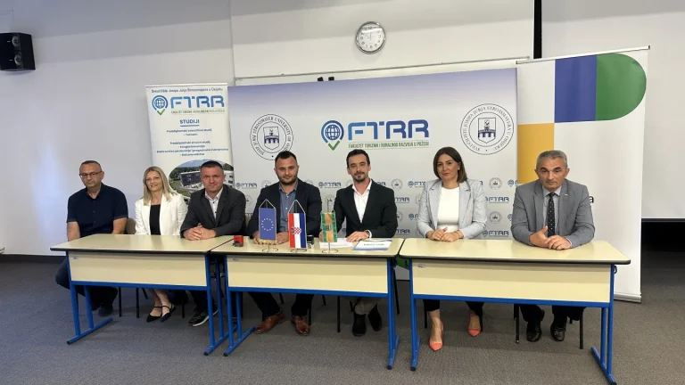 Potpisivanje ugovora sa izvođačem radova za projekt energetske obnove zgrade Fakulteta turizma i ruralnog razvoja u Požegi